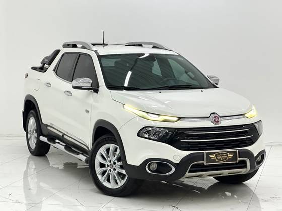 FIAT TORO 2.0 16V TURBO DIESEL RANCH 4WD AT9 FIAT TORO 2.0 16V TURBO DIESEL RANCH 4WD AT9